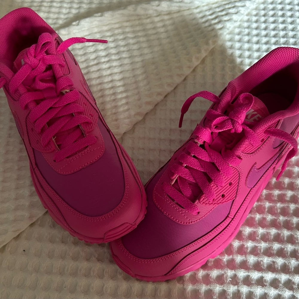 Nike Air Women's Air Max Pink Sneakers brand new never worn comfortable
